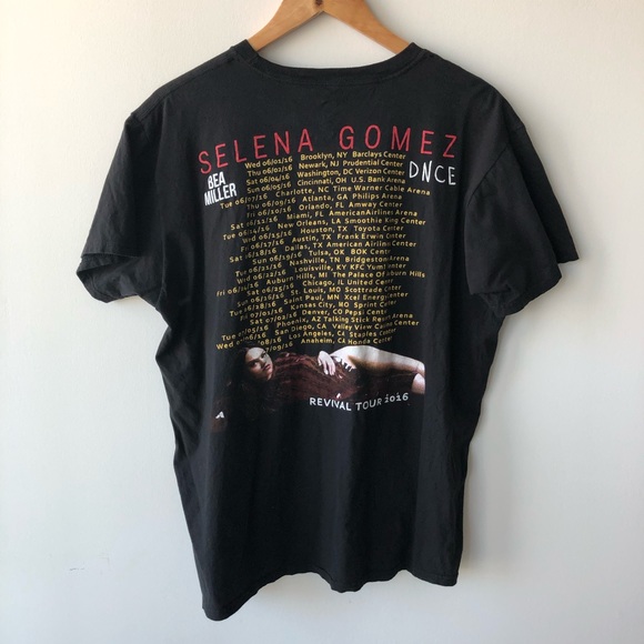 Slena Gomez 2016 Revival Tour Band Tee - Picture 3 of 4